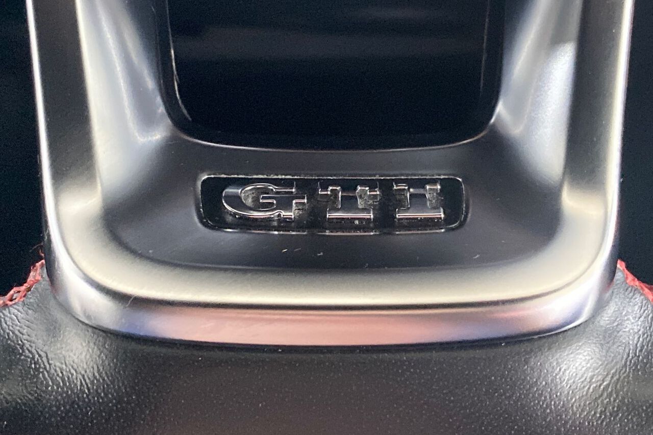 VOLKSWAGEN UP, , hi-res
