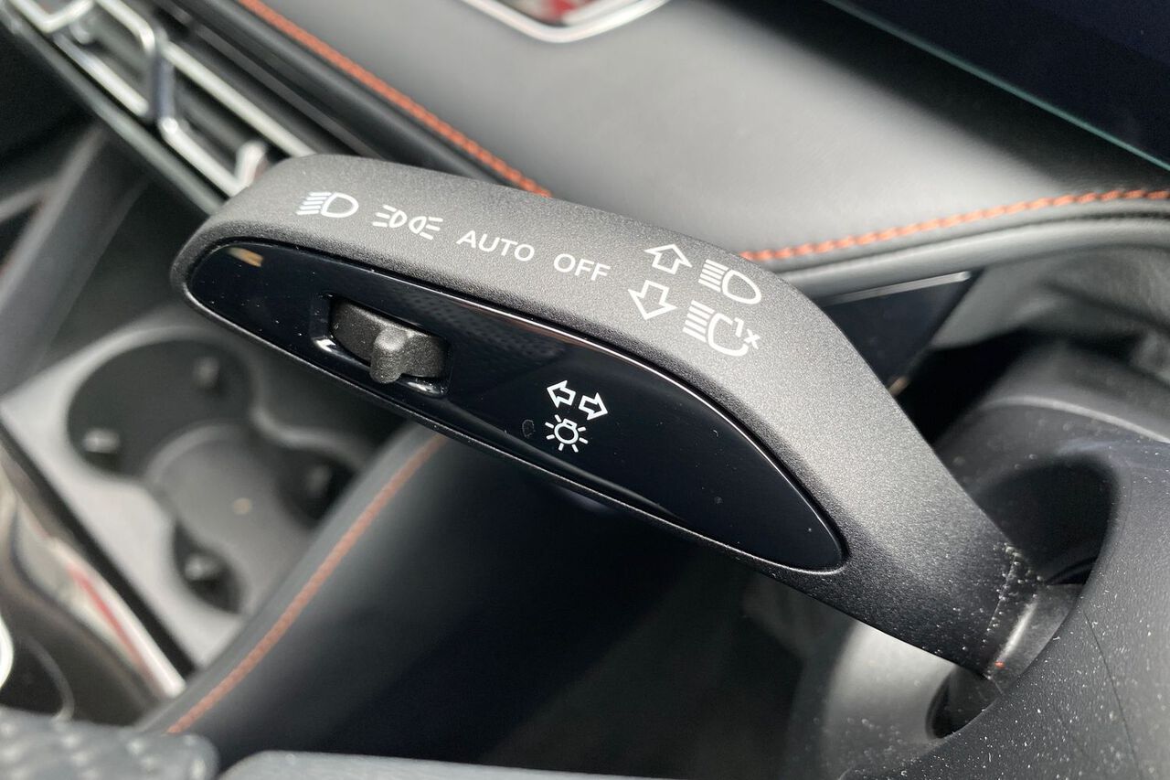 MG MOTOR UK HS, , hi-res