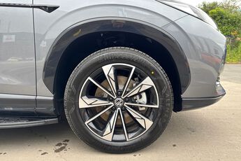 MG MOTOR UK HS, , hi-res