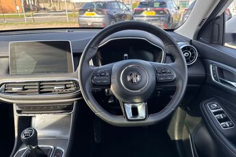 MG MOTOR UK HS, , hi-res