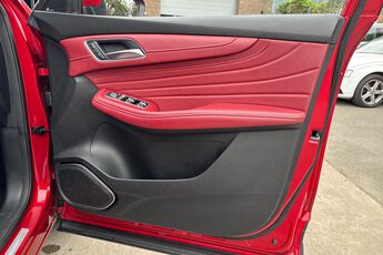 MG MOTOR UK HS, , hi-res