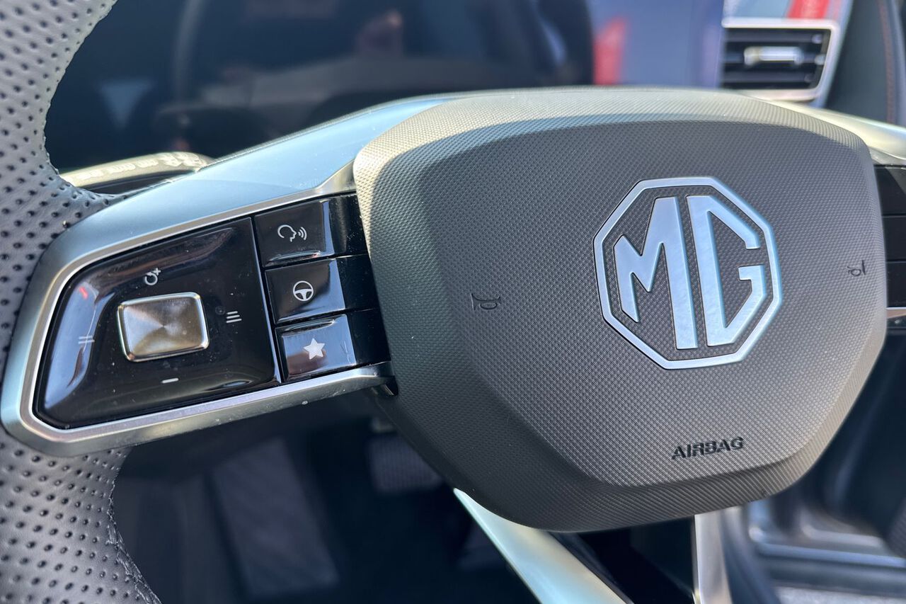 MG MOTOR UK HS, , hi-res