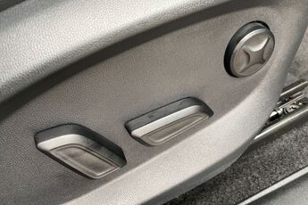 MG MOTOR UK HS, , hi-res