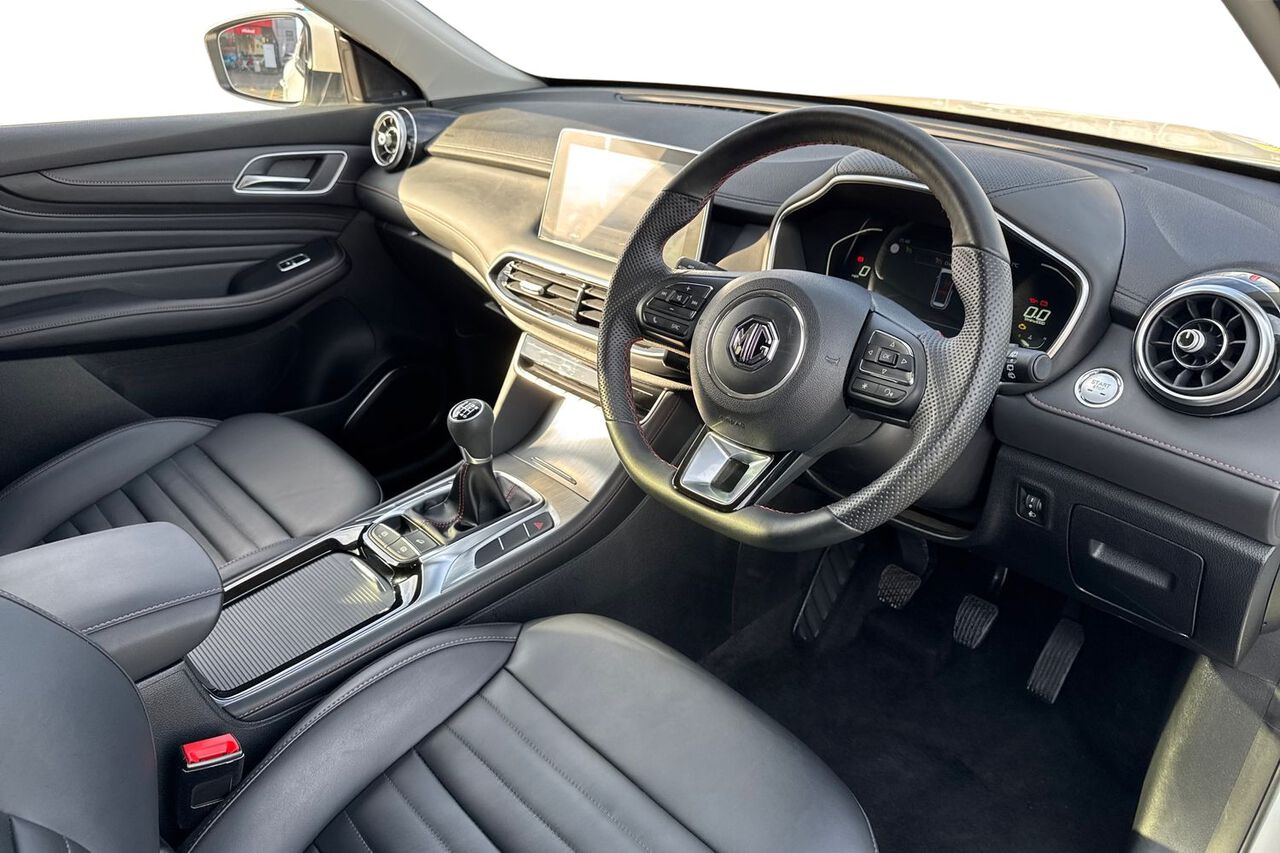 MG MOTOR UK HS, , hi-res