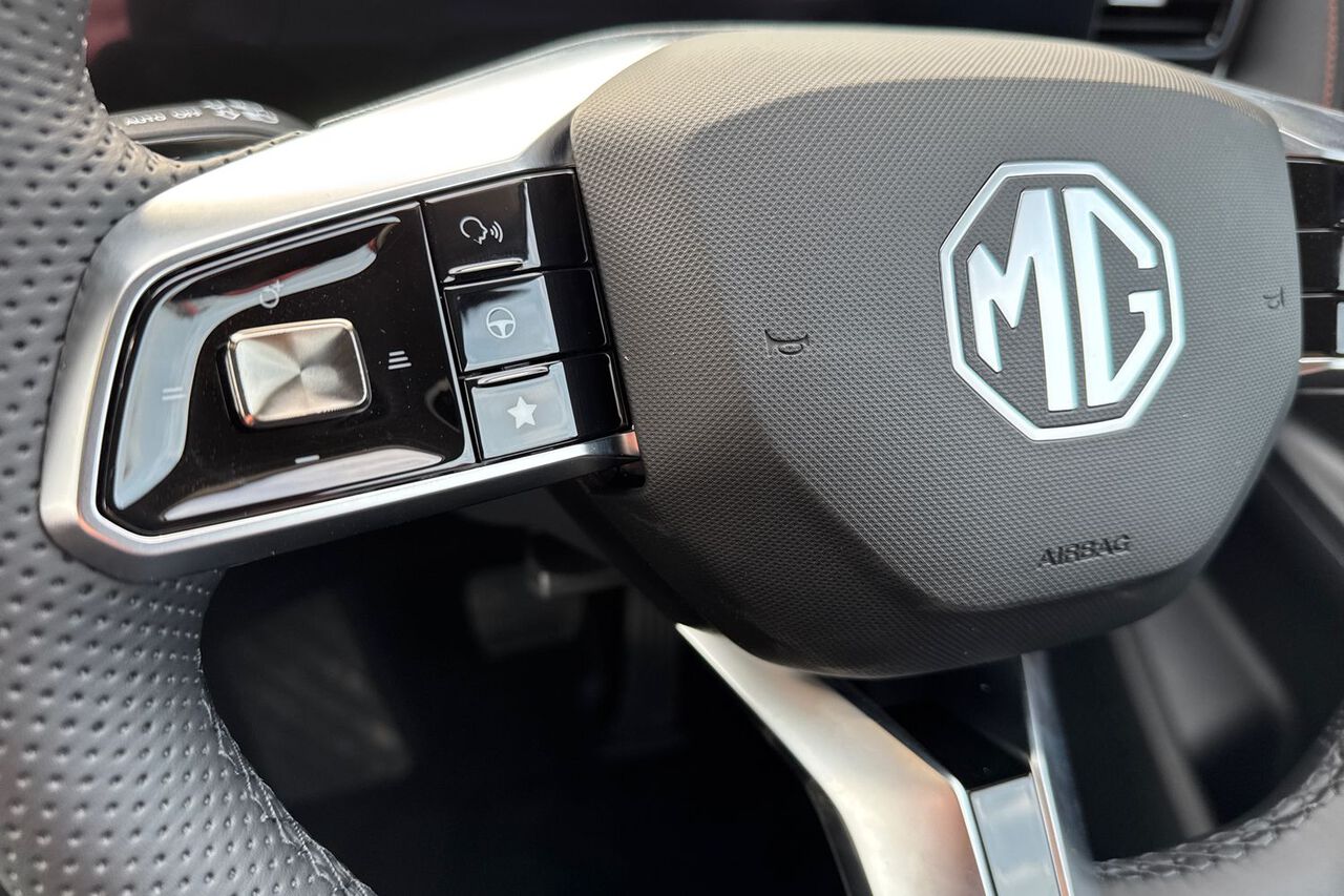 MG MOTOR UK HS, , hi-res