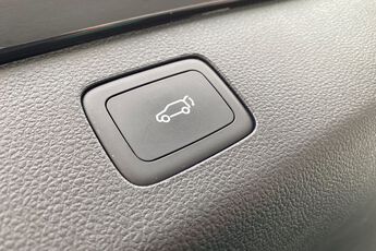 MG MOTOR UK HS, , hi-res