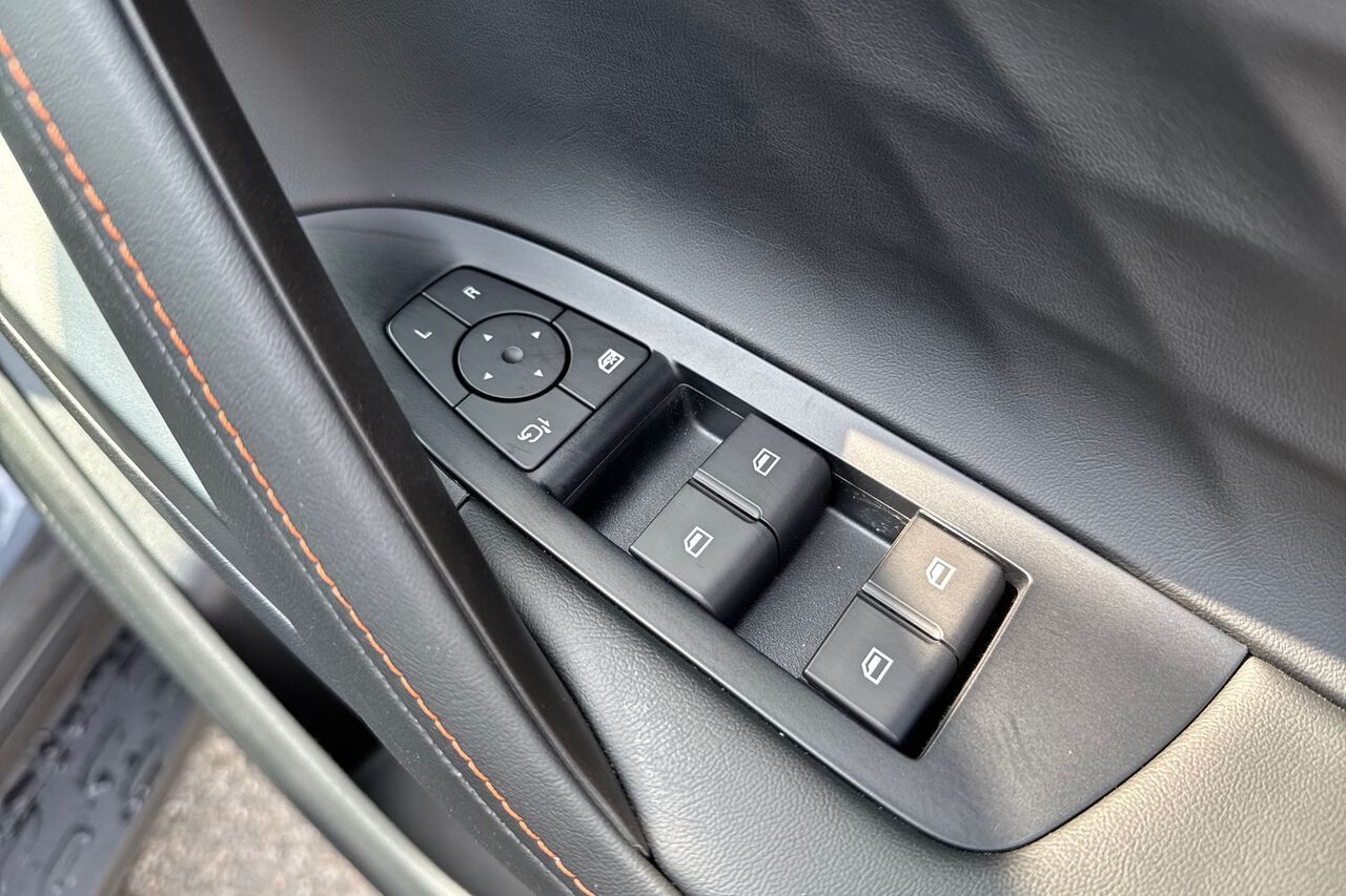 MG MOTOR UK HS, , hi-res