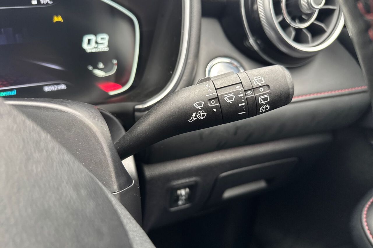 MG MOTOR UK HS, , hi-res