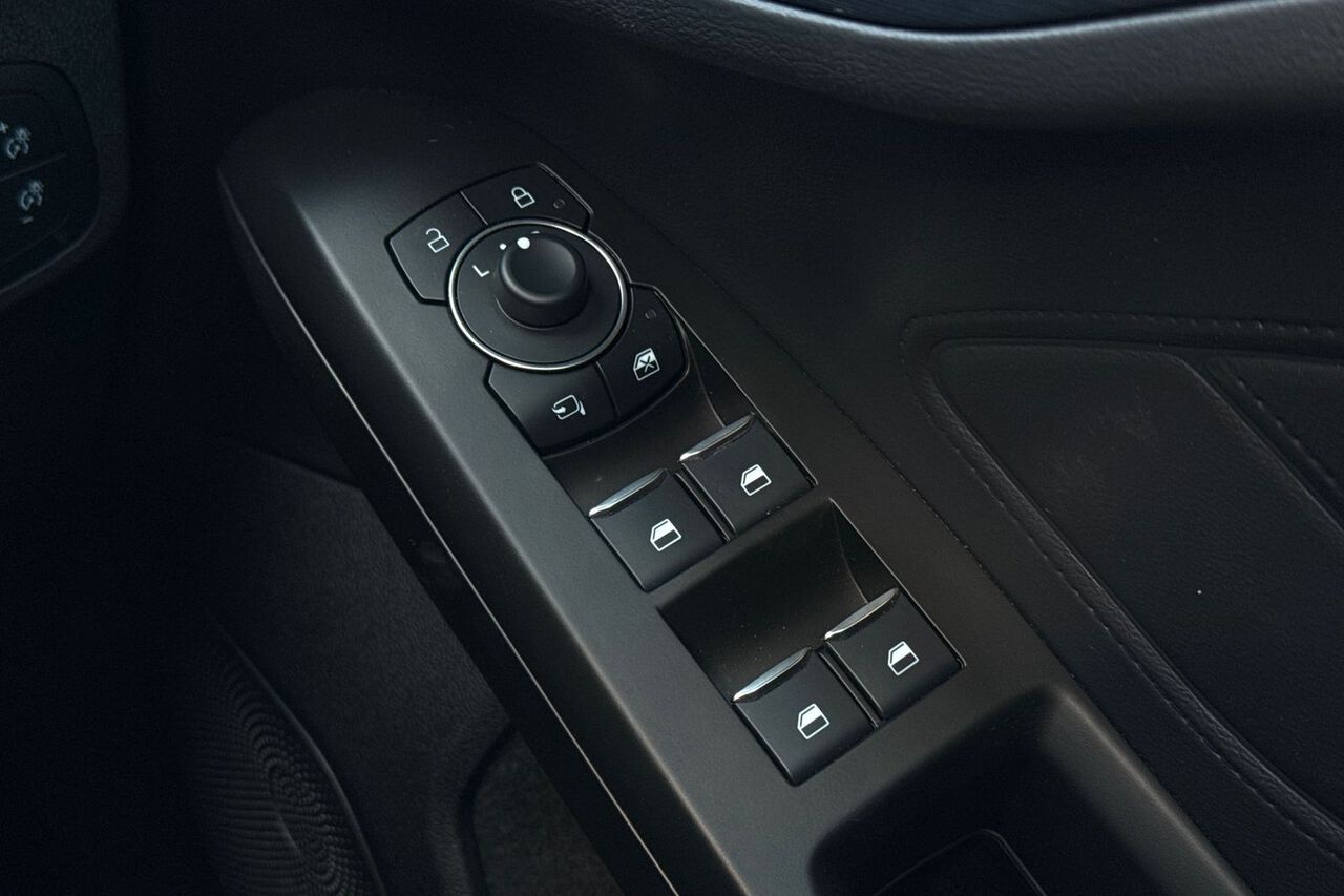 FORD FOCUS, , hi-res