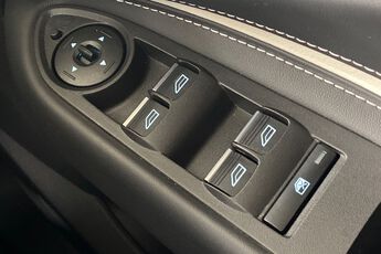 FORD KUGA VIGNALE, , hi-res