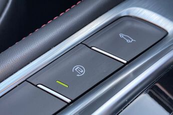 MG MOTOR UK HS, , hi-res