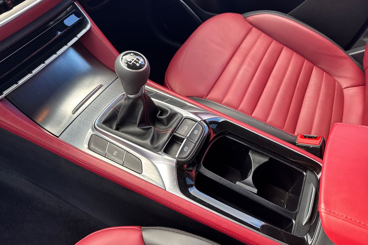 MG MOTOR UK HS, , hi-res