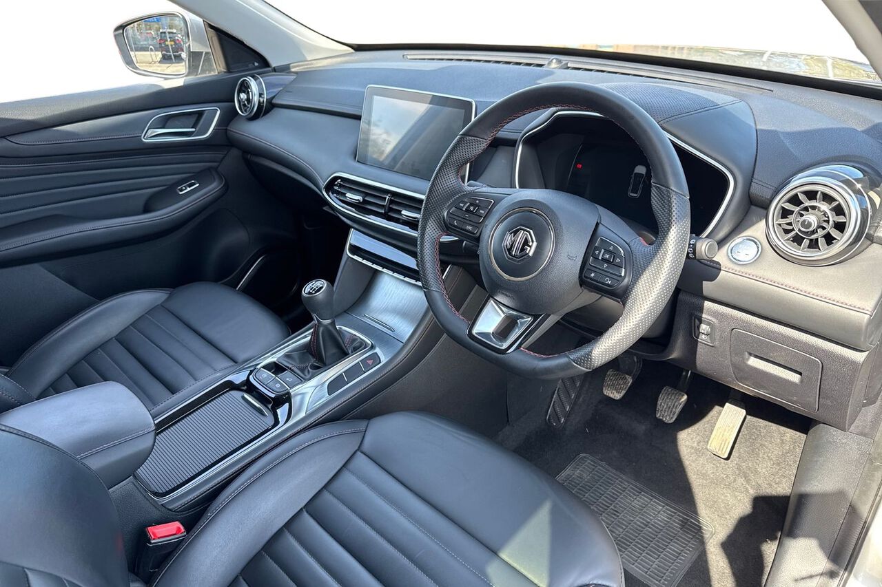 MG MOTOR UK HS, , hi-res