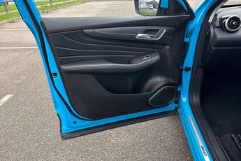 MG MOTOR UK HS, , hi-res