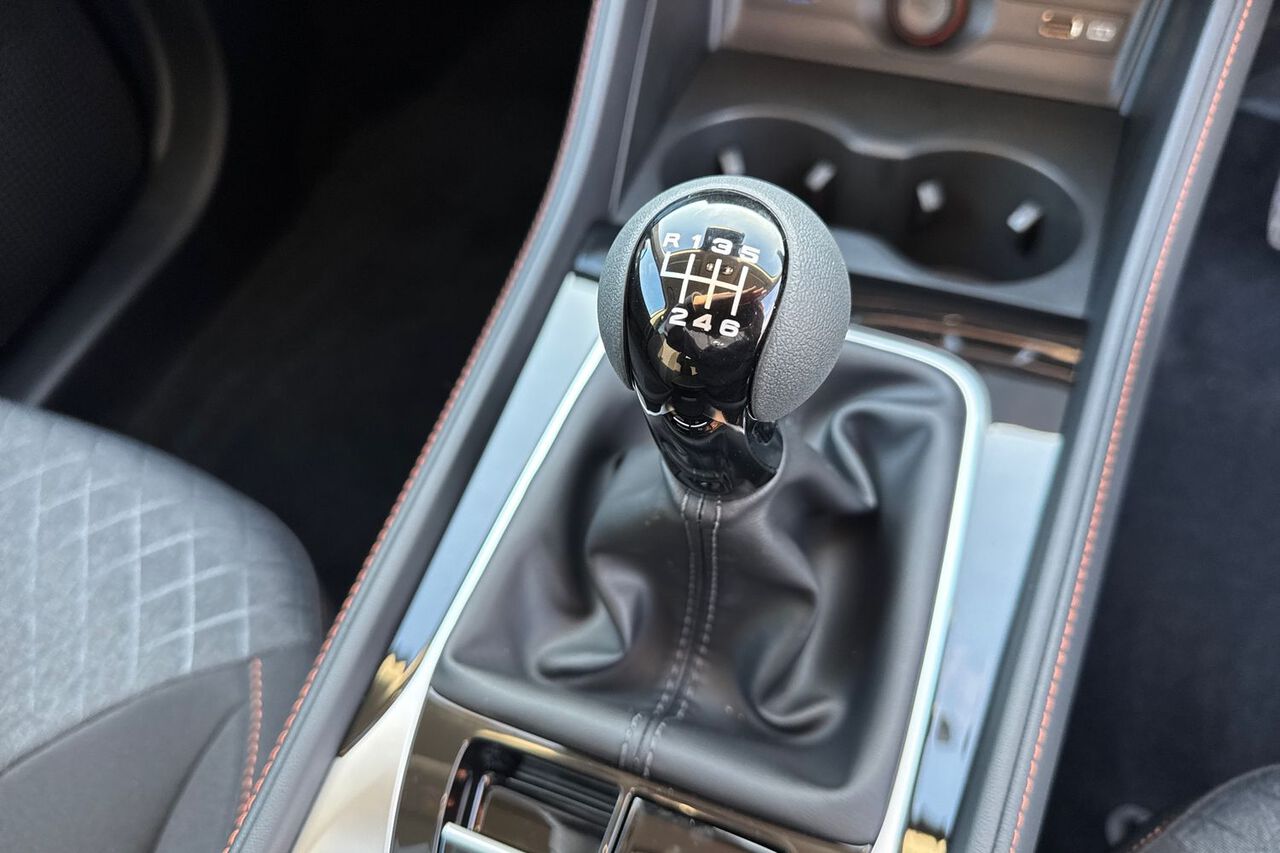 MG MOTOR UK HS, , hi-res