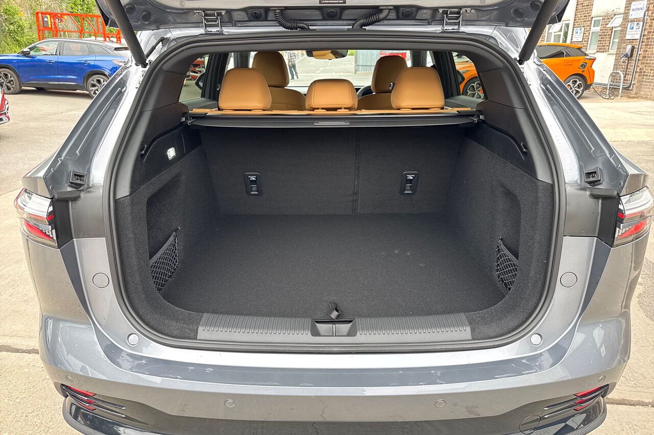 MG MOTOR UK HS, , hi-res