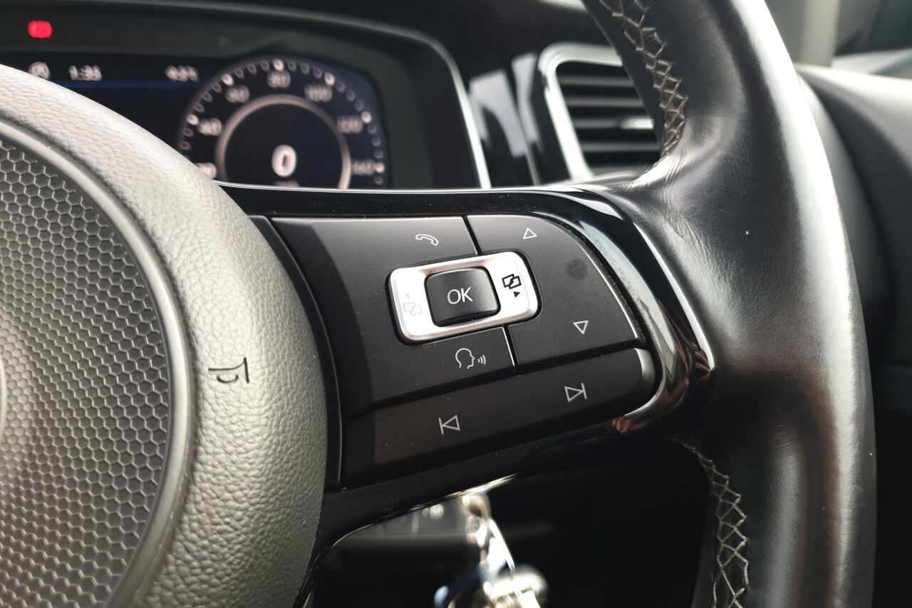 VOLKSWAGEN GOLF, , hi-res
