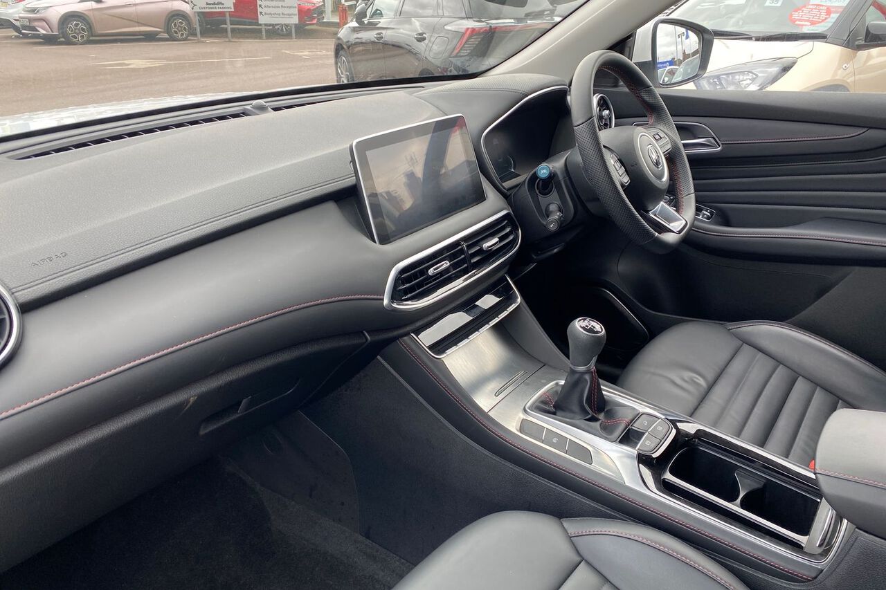 MG MOTOR UK HS, , hi-res