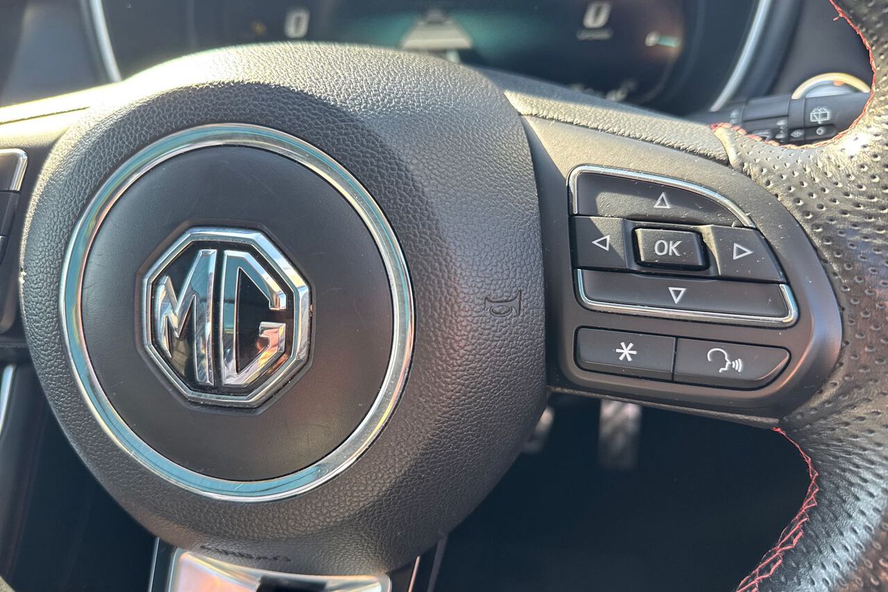 MG MOTOR UK HS, , hi-res