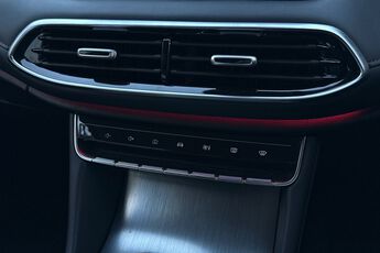 MG MOTOR UK HS, , hi-res