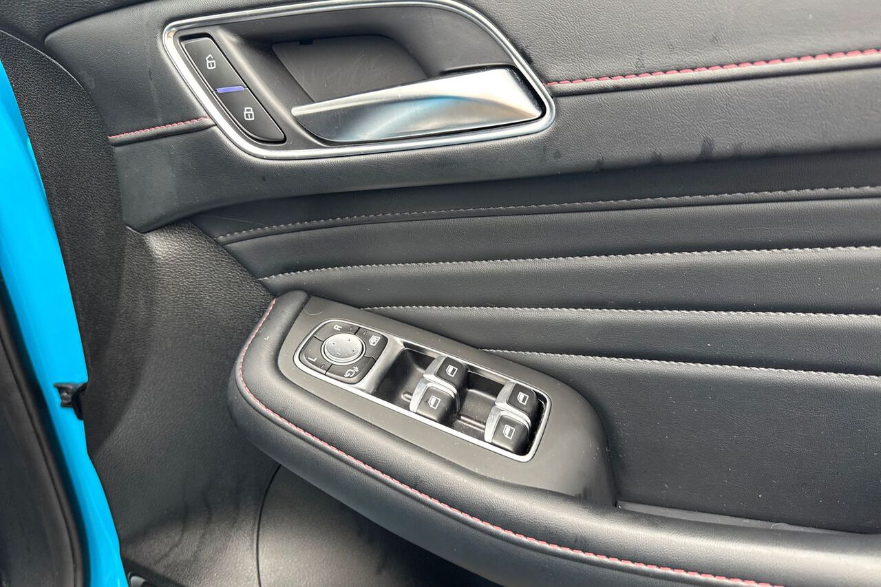 MG MOTOR UK HS, , hi-res