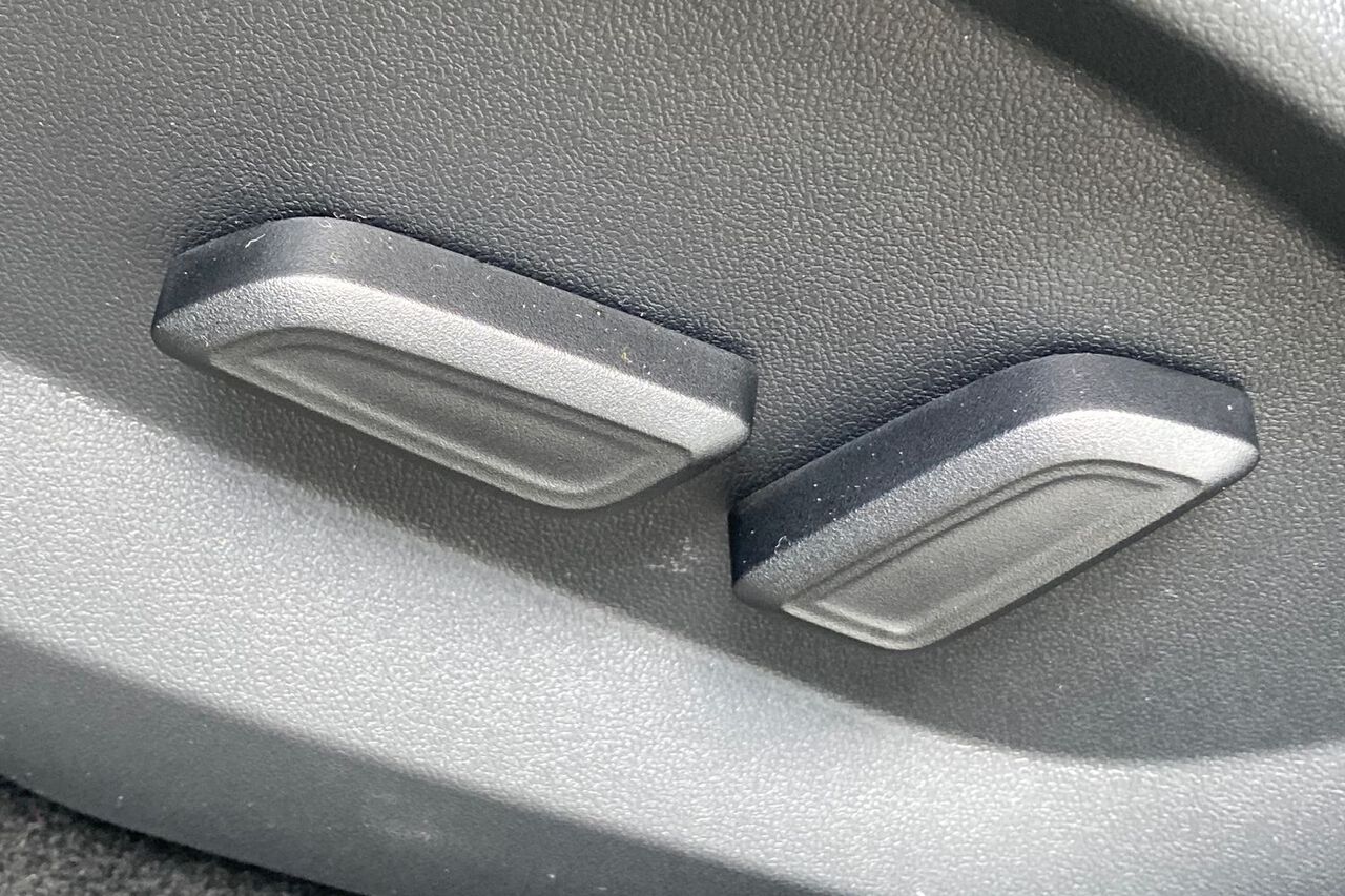 MG MOTOR UK HS, , hi-res