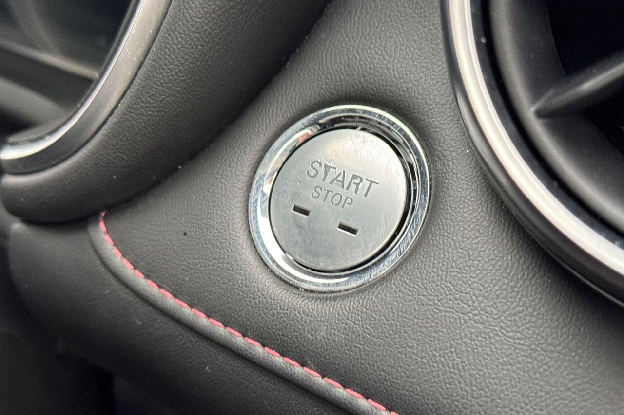 MG MOTOR UK HS, , hi-res