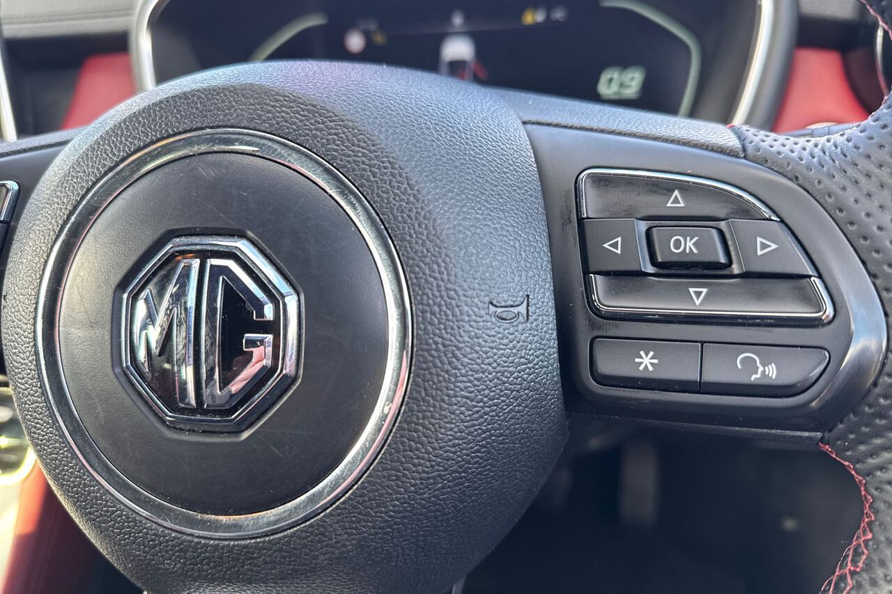 MG MOTOR UK HS, , hi-res