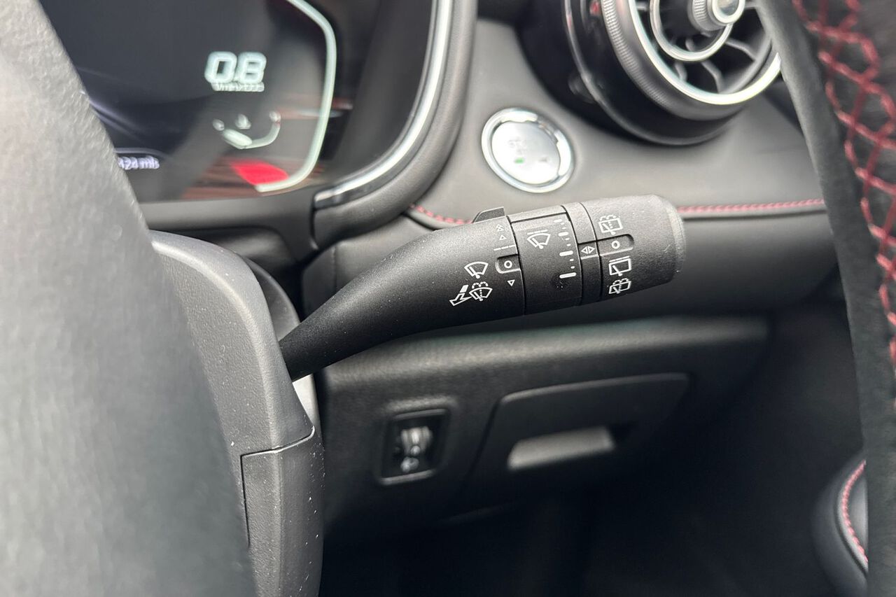 MG MOTOR UK HS, , hi-res