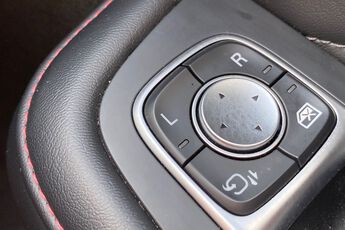 MG MOTOR UK HS, , hi-res