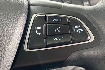 FORD KUGA VIGNALE, , hi-res