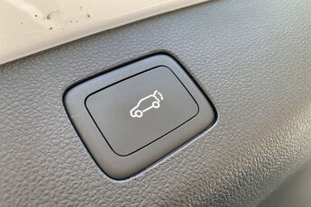MG MOTOR UK HS, , hi-res