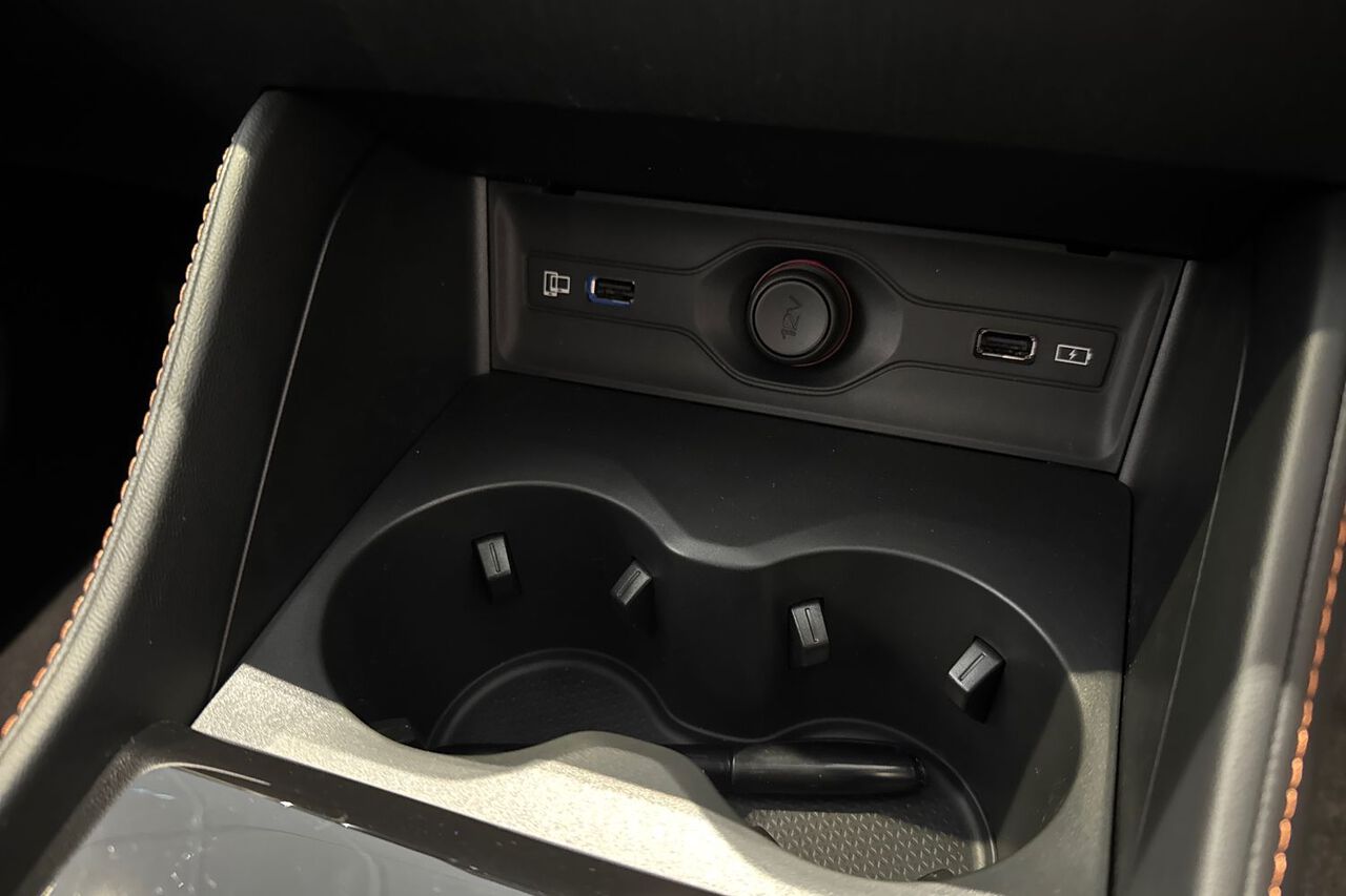 MG MOTOR UK HS, , hi-res