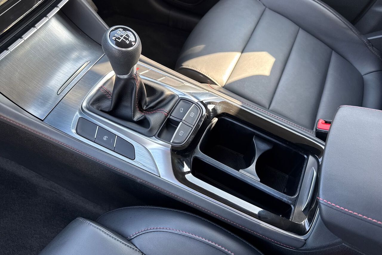 MG MOTOR UK HS, , hi-res