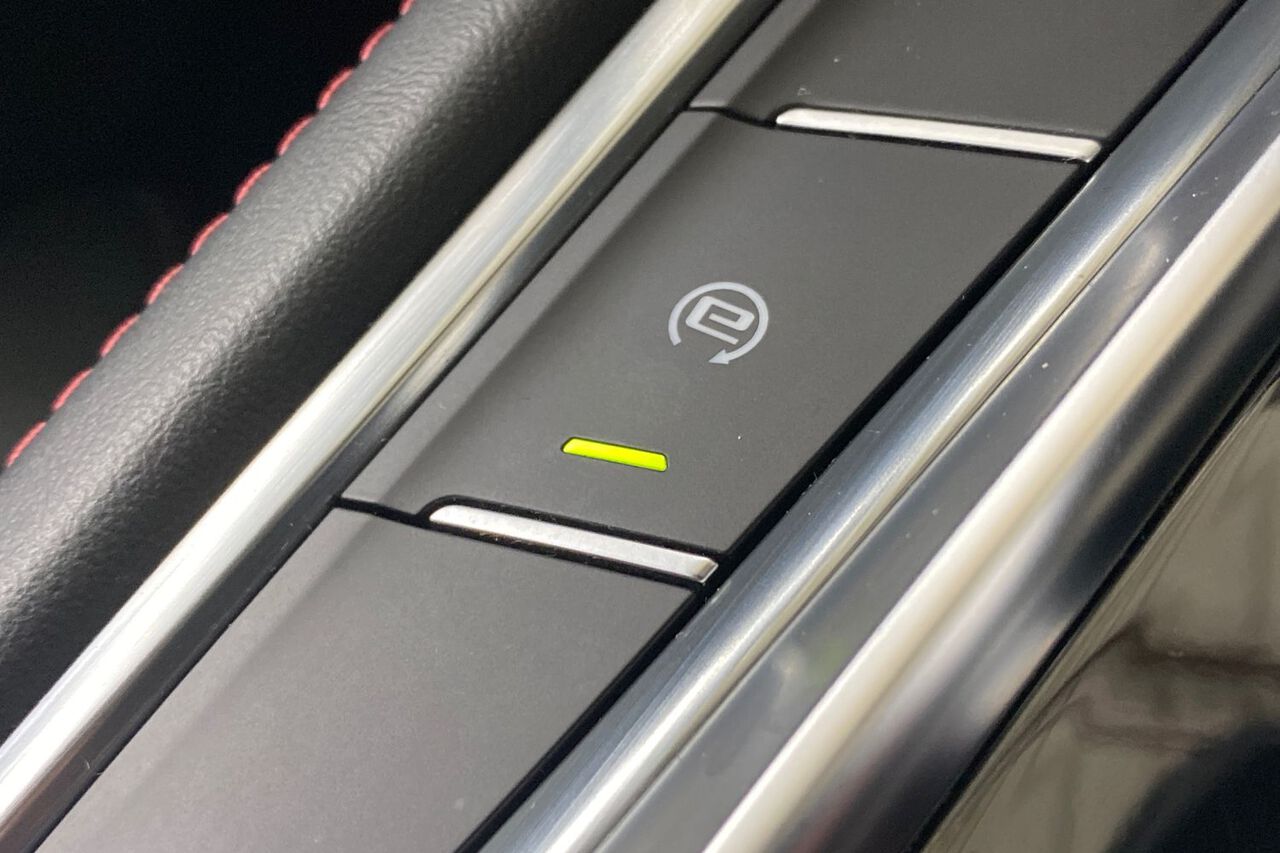MG MOTOR UK HS, , hi-res
