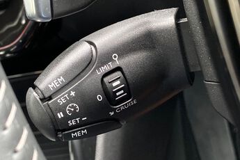 PEUGEOT 208, , hi-res