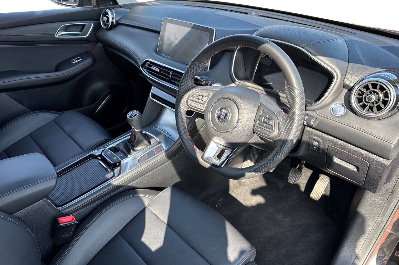 MG MOTOR UK HS, , hi-res