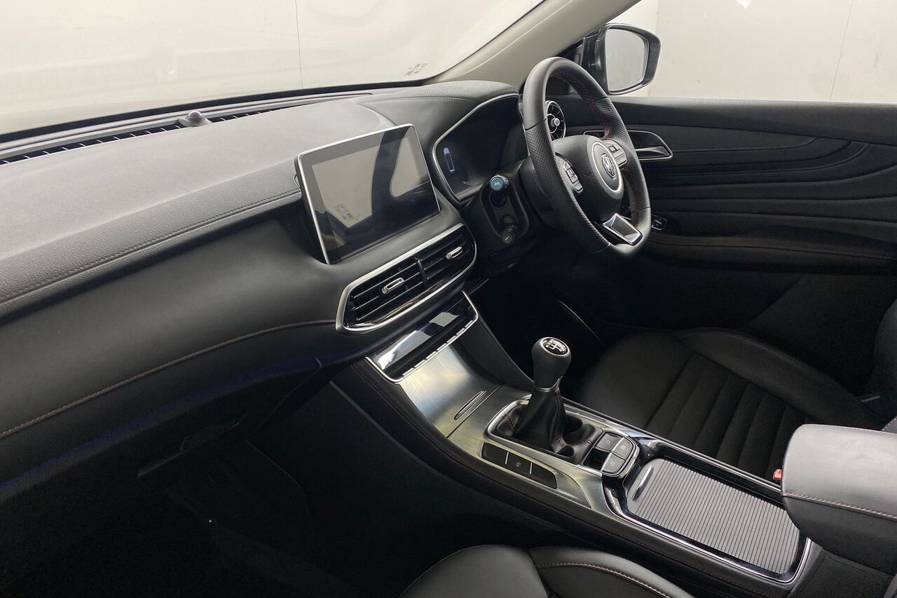 MG MOTOR UK HS, , hi-res