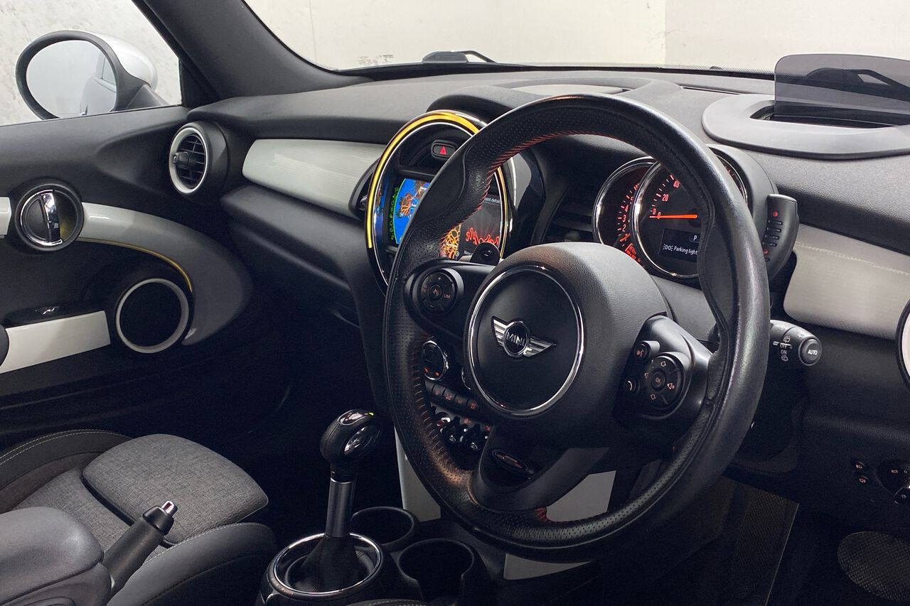 MINI HATCHBACK, , hi-res