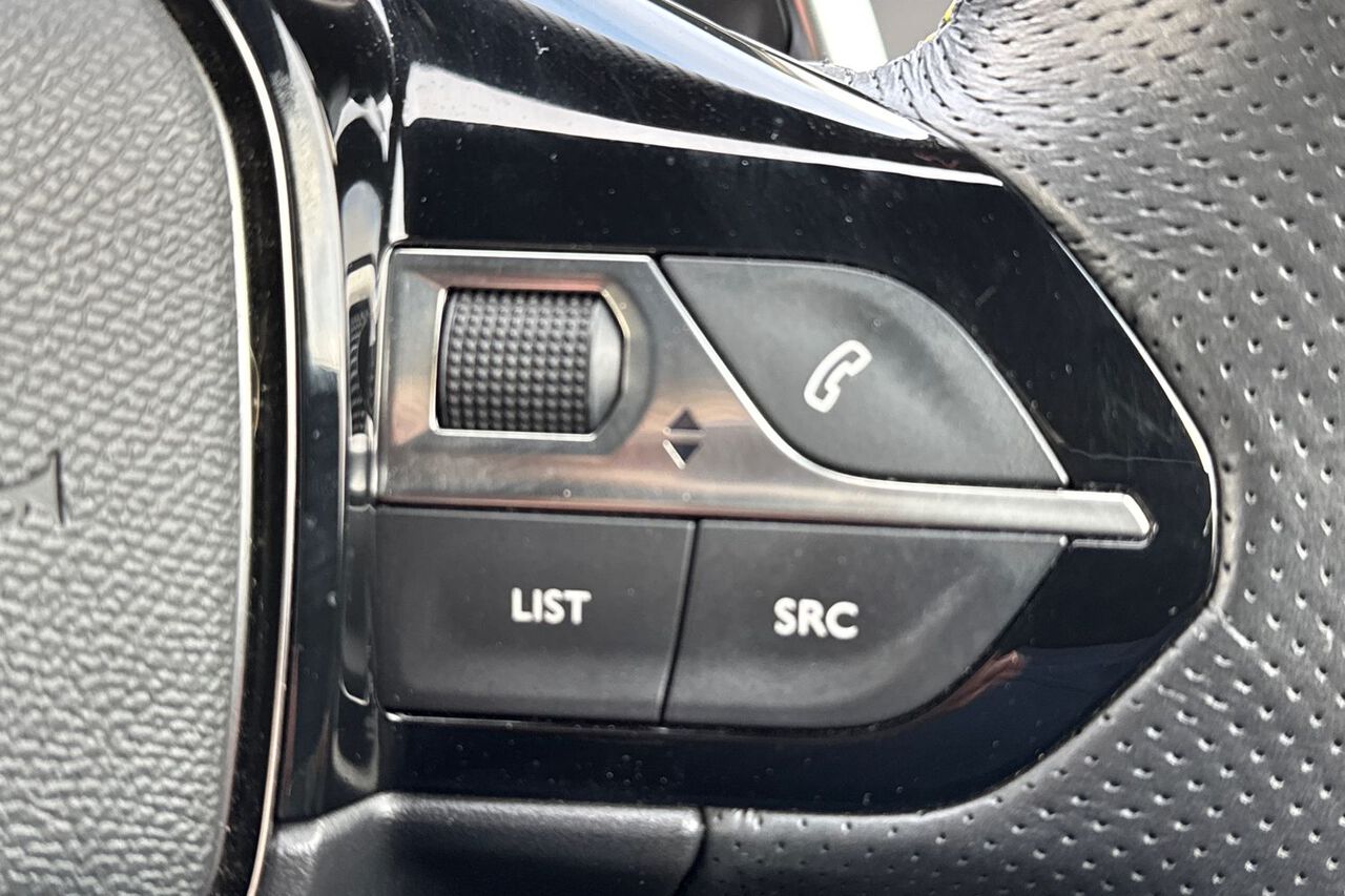 PEUGEOT 208, , hi-res