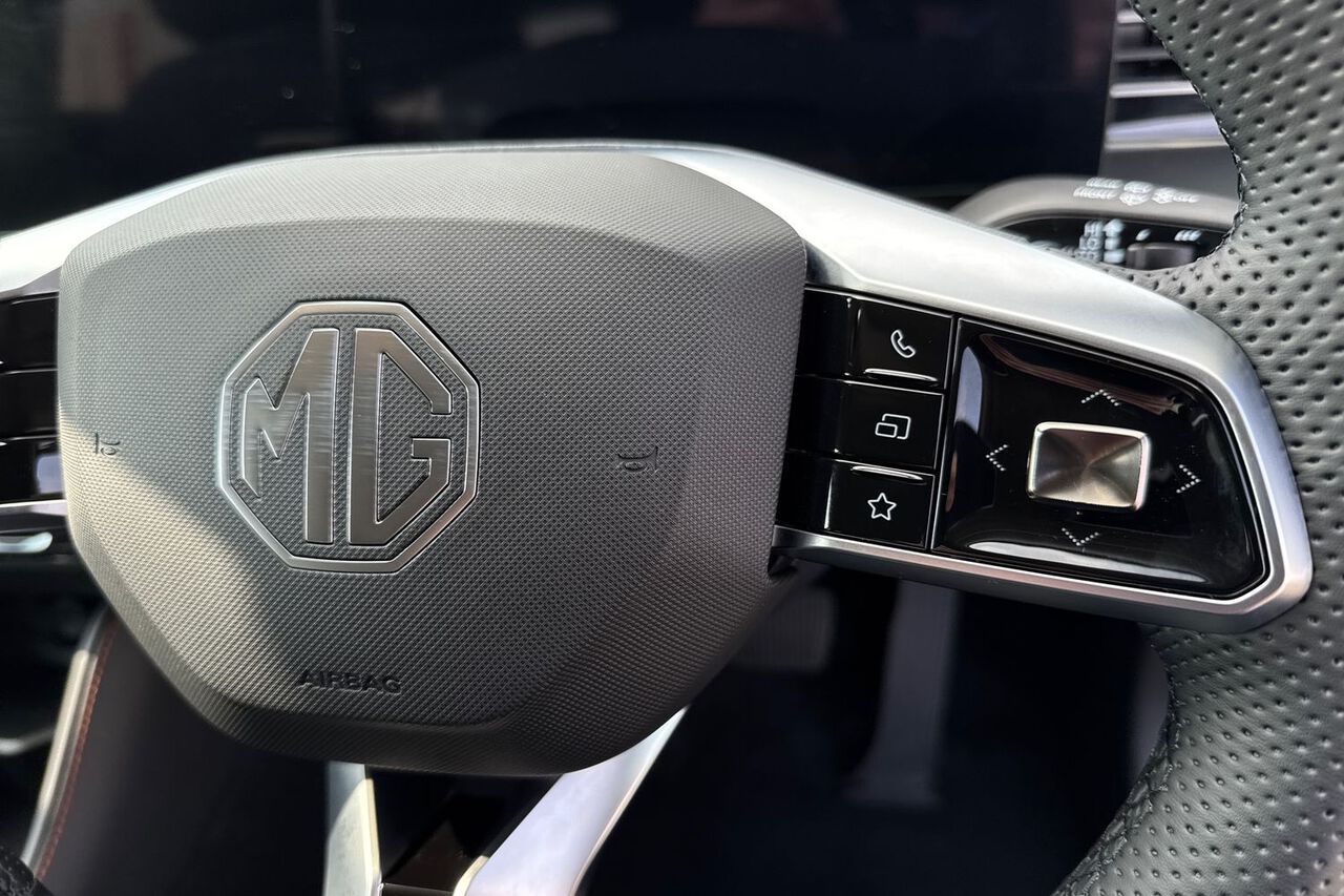MG MOTOR UK HS, , hi-res