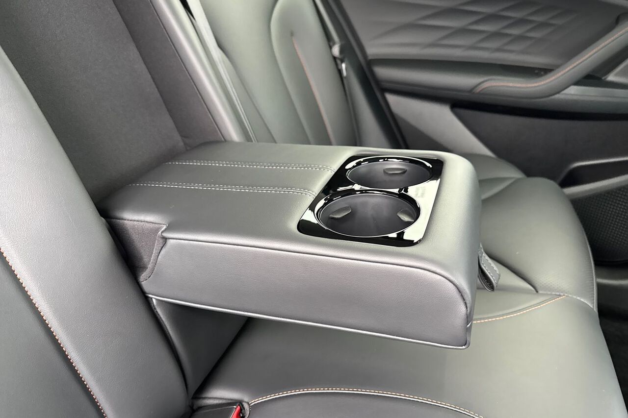 MG MOTOR UK HS, , hi-res